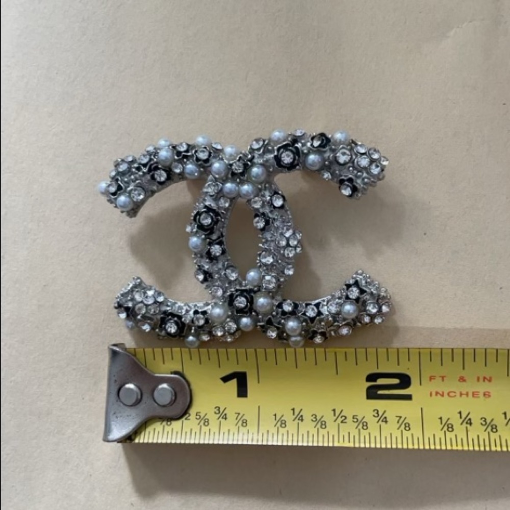 Brooch